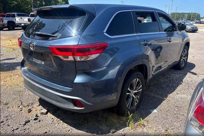 69829356 :رقم المزاد ، 5TDZZRFH2HS198054 vin ، 2017 Toyota Highlander مزاد بيع