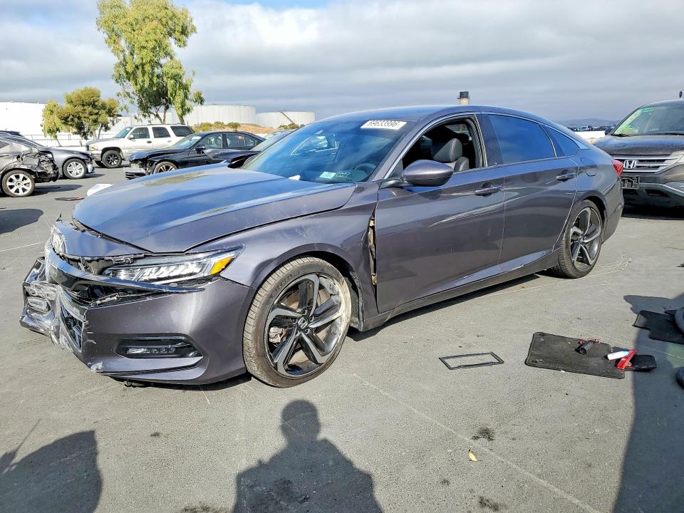 Продажа на аукционе авто 2018 Honda Accord, vin: 1HGCV1F35JA099336, номер лота: 69633996