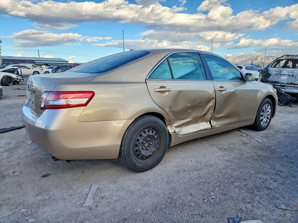 2011 Toyota Camry მანქანა იყიდება აუქციონზე, vin: 4T1BF3EK0BU727097, აუქციონის ნომერი: 70136746