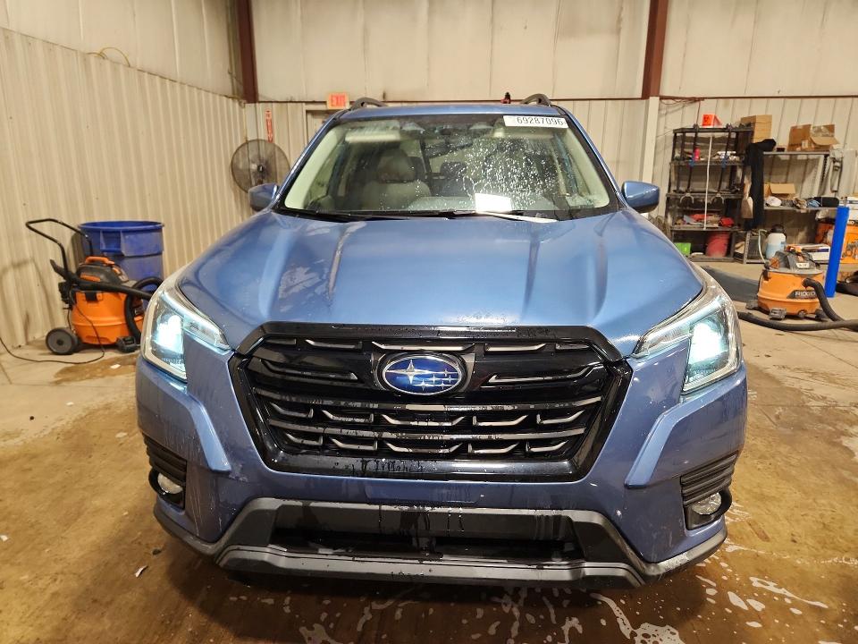 69287096 :رقم المزاد ، JF2SKAEC0NH418578 vin ، 2022 Subaru Forester مزاد بيع