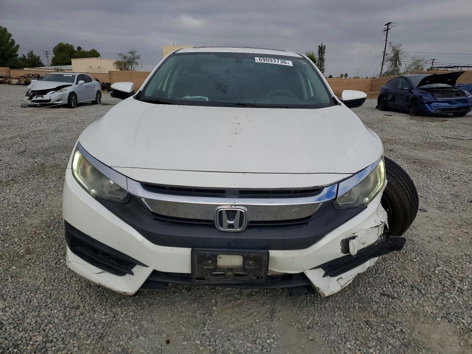 Aukcja sprzedaży 2017 Honda Civic, vin: 2HGFC2F70HH558702, numer aukcji: 69093736