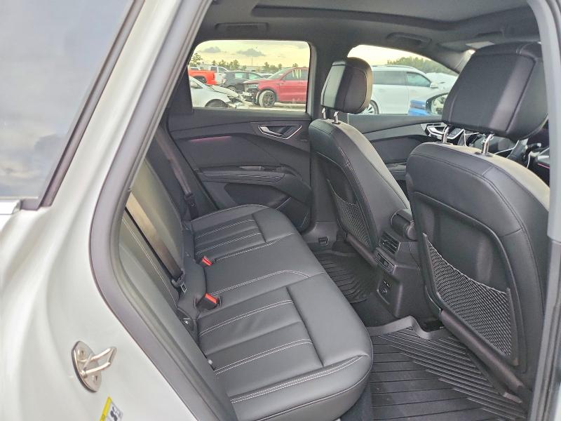 70661376 :رقم المزاد ، WA1M2BFZXPP000306 vin ، 2023 Audi Q4 E-tron مزاد بيع