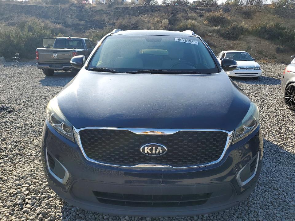 69261986 :رقم المزاد ، 5XYPG4A33HG265589 vin ، 2017 Kia Sorento مزاد بيع