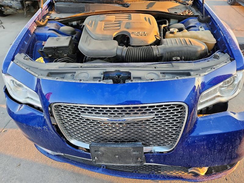 70191576 :رقم المزاد ، 2C3CCAAG5JH294101 vin ، 2018 Chrysler 300 مزاد بيع