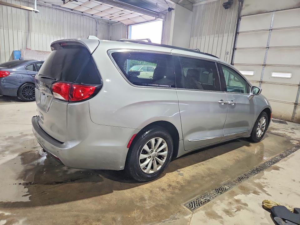 Продаж на аукціоні авто 2017 Chrysler Pacifica, vin: 2C4RC1BG1HR539131, номер лоту: 69680766