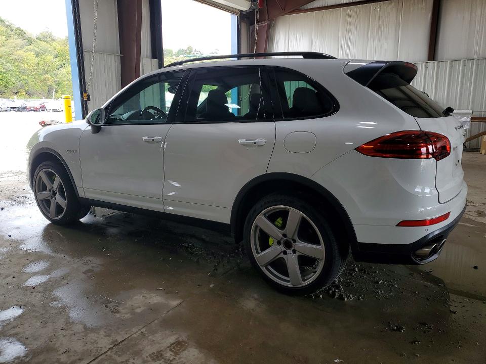 70886216 :رقم المزاد ، WP1AE2A2XFLA52534 vin ، 2015 Porsche Cayenne مزاد بيع