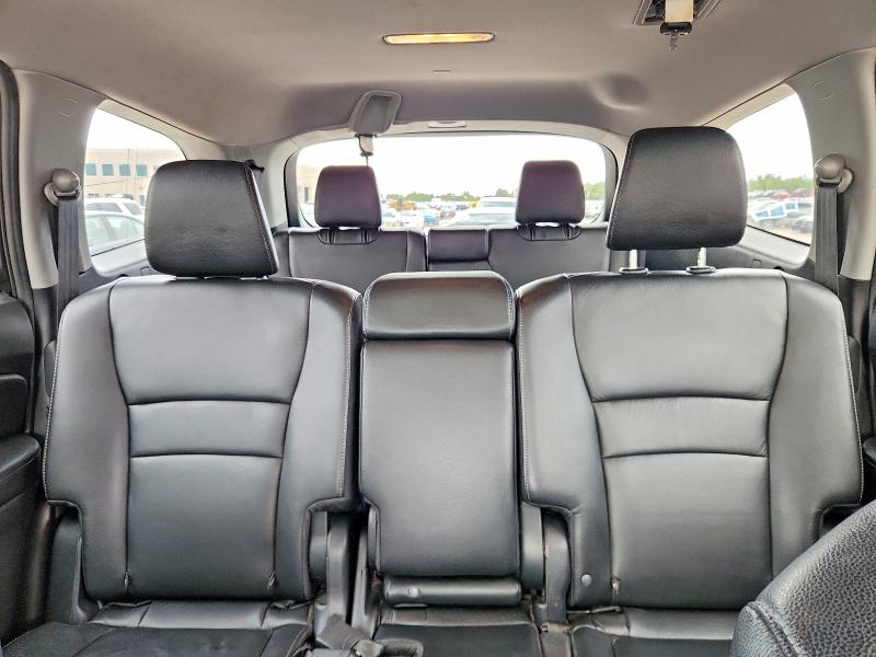 69166176 :رقم المزاد ، 5FNYF6H56JB038338 vin ، 2018 Honda Pilot مزاد بيع