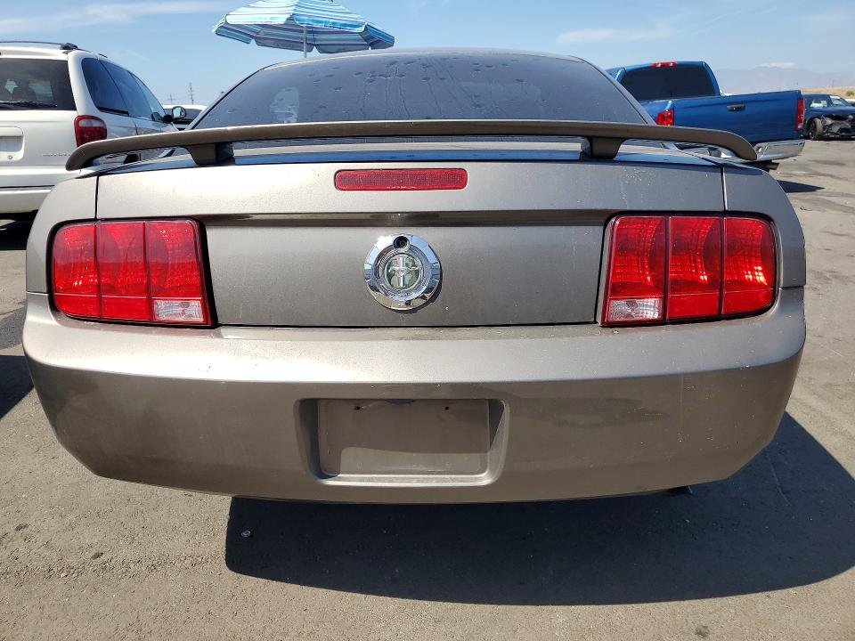 70696866 :رقم المزاد ، 1ZVFT80N155140223 vin ، 2005 Ford Mustang مزاد بيع