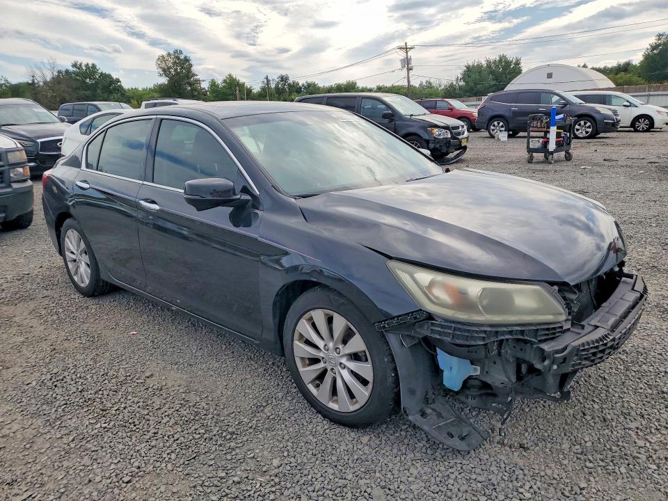 Продажа на аукционе авто 2015 Honda Accord, vin: 1HGCR3F89FA016588, номер лота: 68031916
