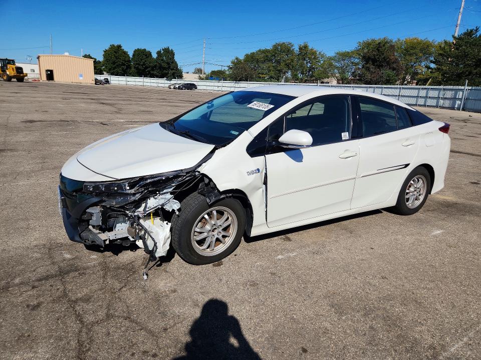 Продажа на аукционе авто 2019 Toyota Prius Prime, vin: JTDKARFP4K3106080, номер лота: 69188106