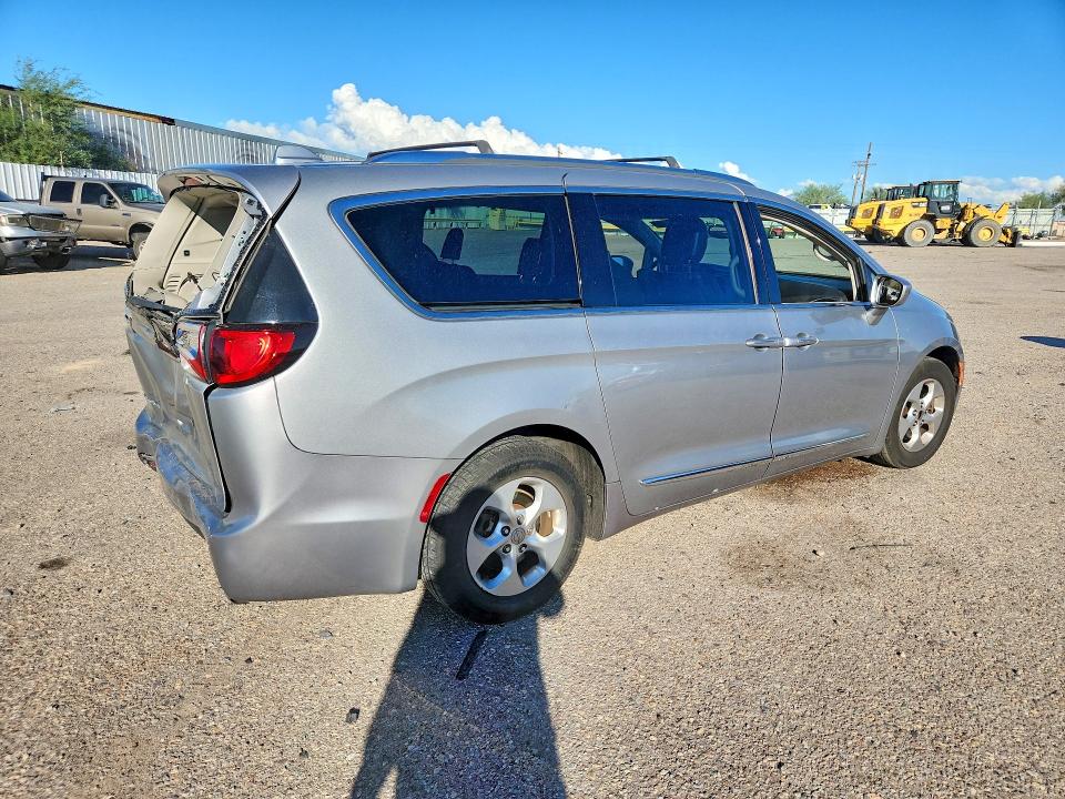 Продажа на аукционе авто 2017 Chrysler Pacifica, vin: 2C4RC1EG8HR636306, номер лота: 70318026