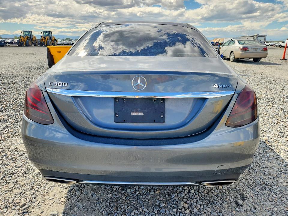 67325406 :رقم المزاد ، 55SWF4KB1HU222072 vin ، 2017 Mercedes-benz C مزاد بيع