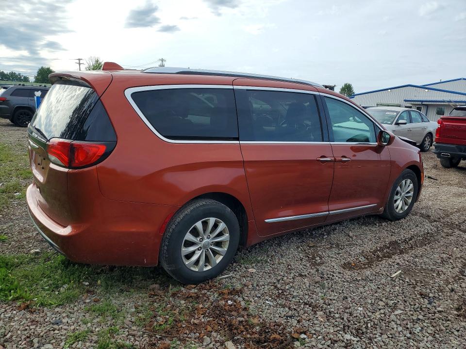 67538896 :رقم المزاد ، 2C4RC1EG4JR204706 vin ، 2018 Chrysler Pacifica مزاد بيع
