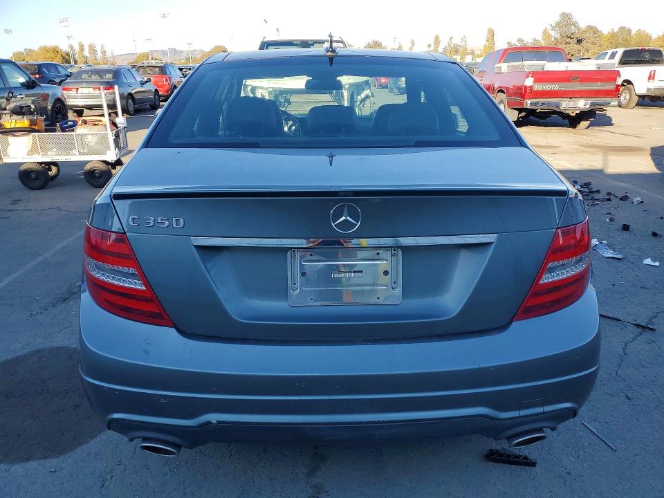 70850526 :رقم المزاد ، WDDGF5HB4CR222448 vin ، 2012 Mercedes-benz C مزاد بيع