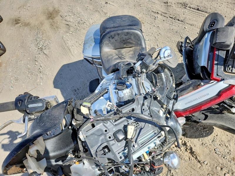 70260496 :رقم المزاد ، 1HD1KEL17FB676120 vin ، 2015 Harley-davidson Flhtk مزاد بيع