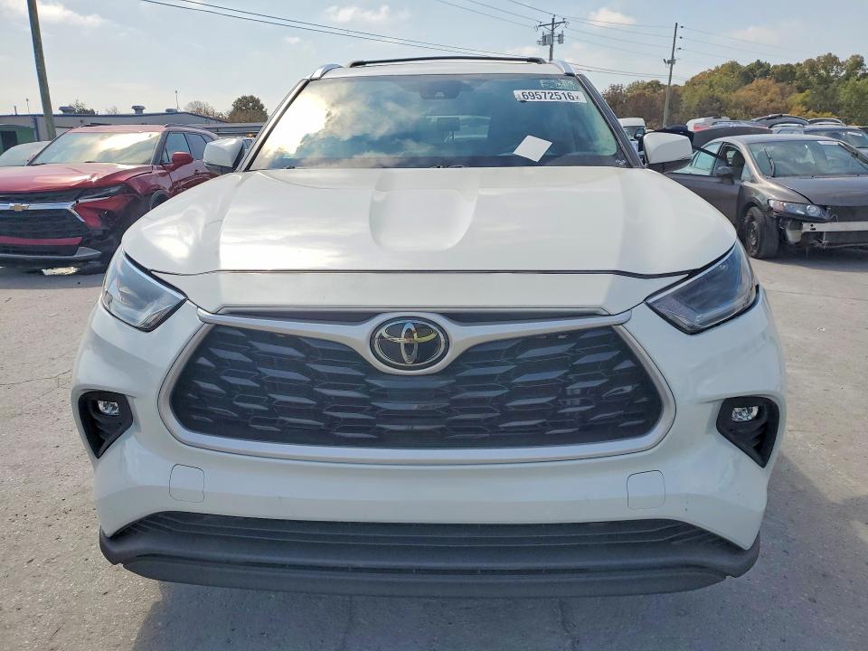 2021 Toyota Highlander მანქანა იყიდება აუქციონზე, vin: 5TDGZRBH7MS105469, აუქციონის ნომერი: 69572516