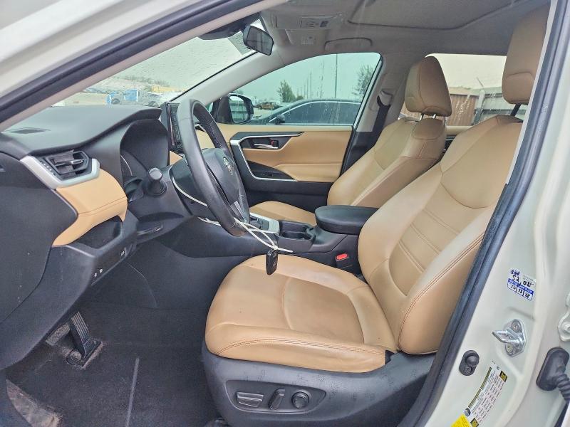 70419176 :رقم المزاد ، 2T3C1RFV2LC042818 vin ، 2020 Toyota Rav4 مزاد بيع