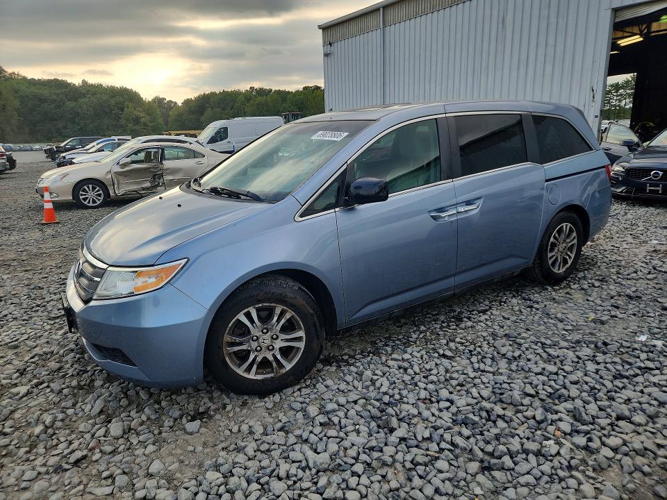 69028806 :رقم المزاد ، 5FNRL5H6XCB061060 vin ، 2012 Honda Odyssey مزاد بيع