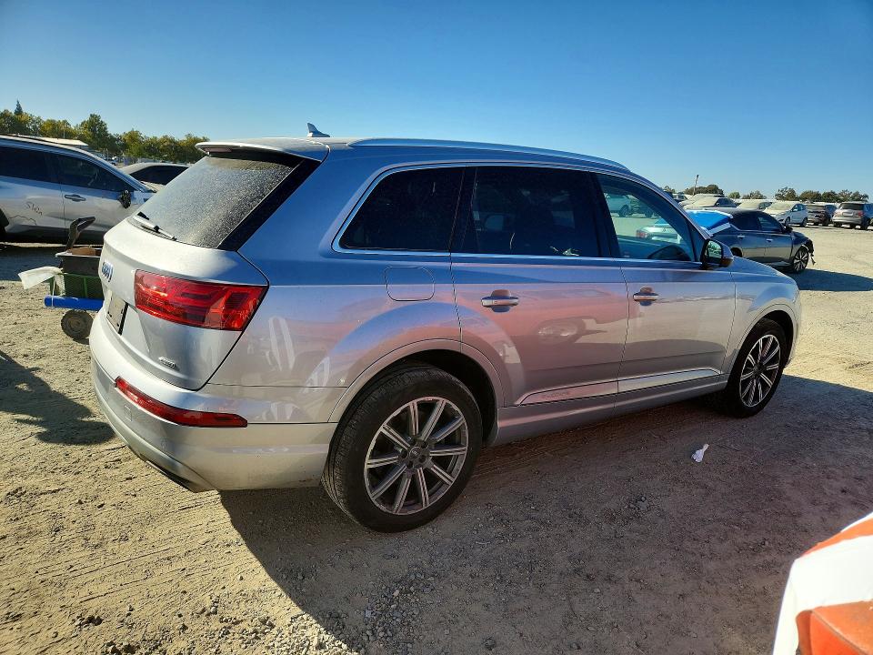 Продажа на аукционе авто 2018 Audi Q7, vin: WA1LHAF7XJD038646, номер лота: 70866716