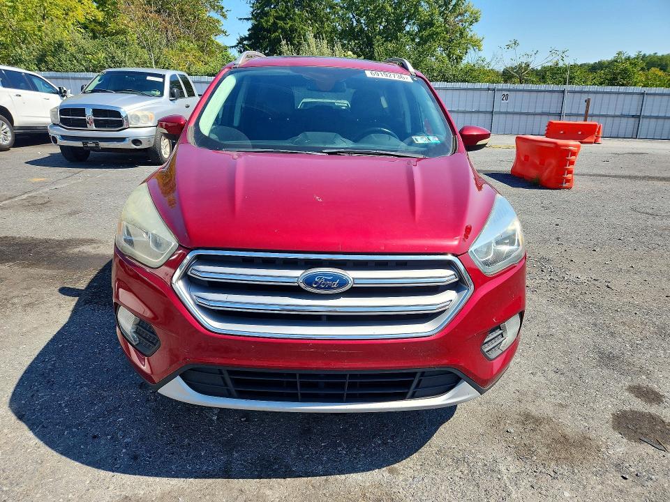 2017 Ford Escape მანქანა იყიდება აუქციონზე, vin: 1FMCU9JD2HUC30758, აუქციონის ნომერი: 69192736