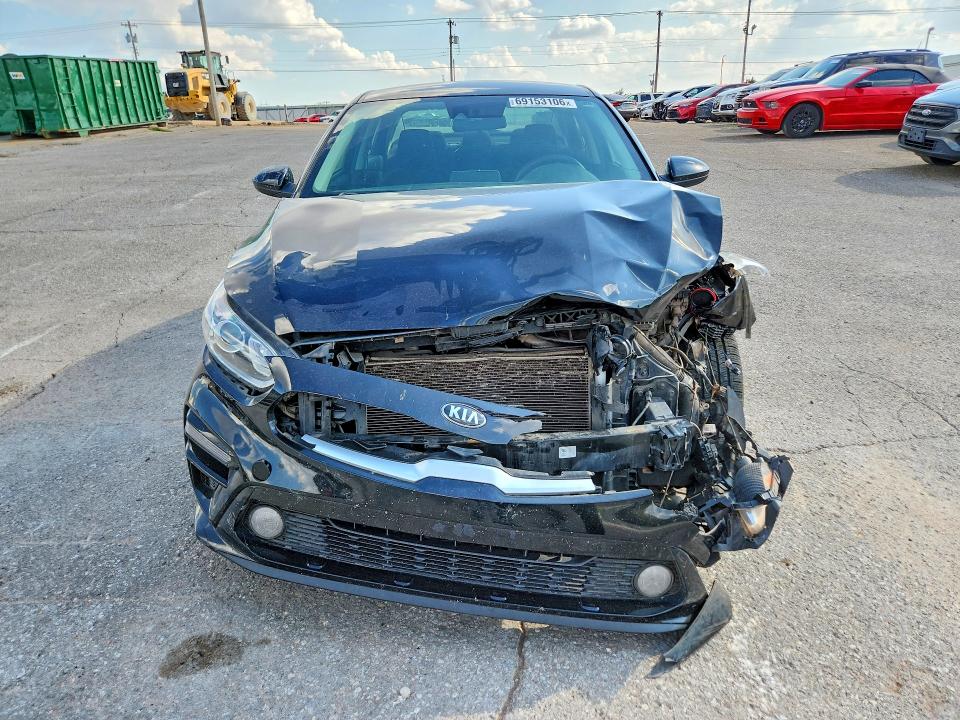 2021 Kia Forte მანქანა იყიდება აუქციონზე, vin: 3KPF24AD7ME360179, აუქციონის ნომერი: 69153106