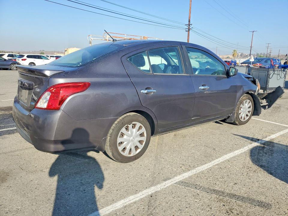 2015 Nissan Versa მანქანა იყიდება აუქციონზე, vin: 3N1CN7AP3FL841618, აუქციონის ნომერი: 70144626