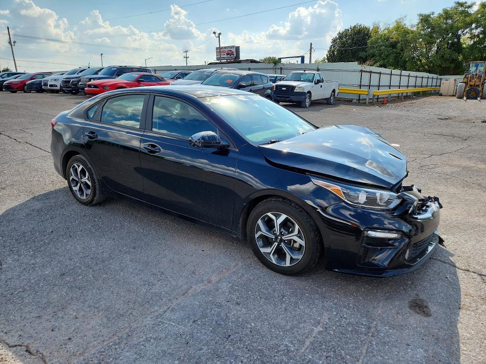 2021 Kia Forte მანქანა იყიდება აუქციონზე, vin: 3KPF24AD7ME360179, აუქციონის ნომერი: 69153106