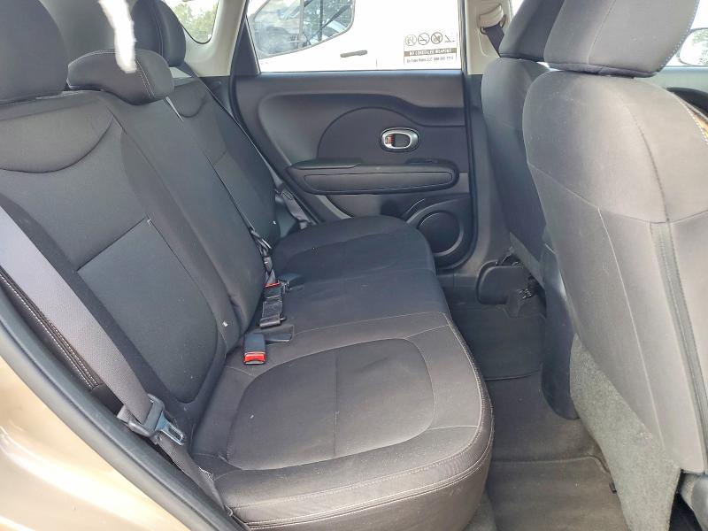 67806456 :رقم المزاد ، KNDJN2A24F7120711 vin ، 2015 Kia Soul مزاد بيع