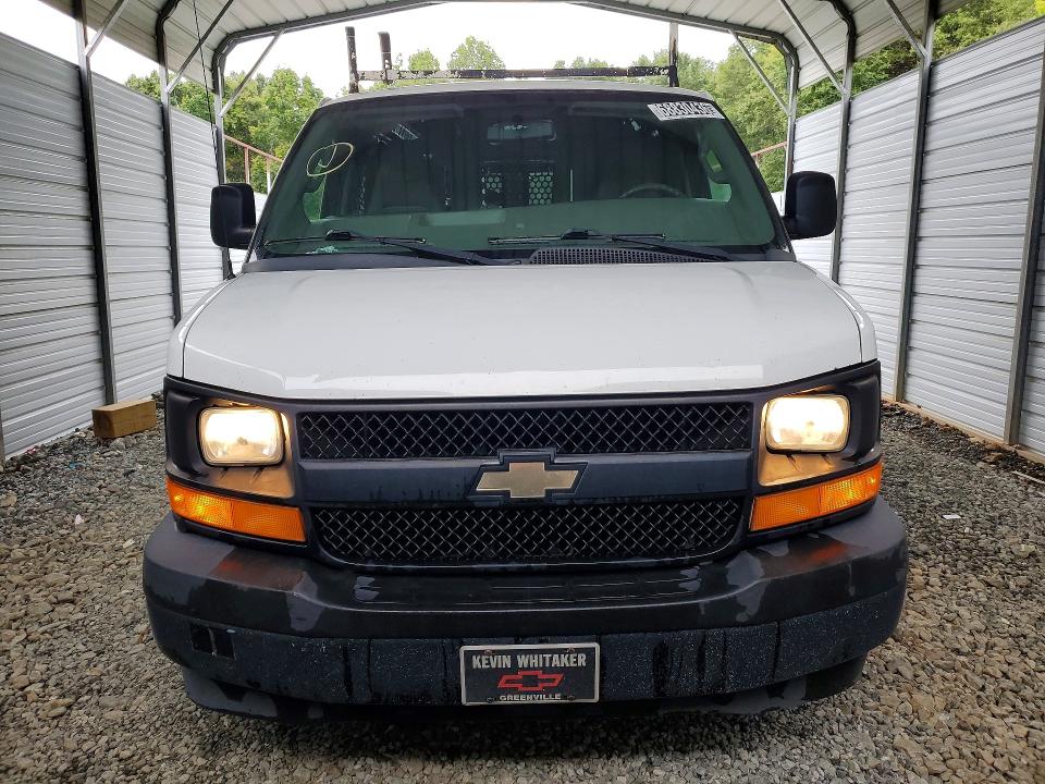 68830436 :رقم المزاد ، 1GCWGAFF9H1351258 vin ، 2017 Chevrolet Express G2500 مزاد بيع
