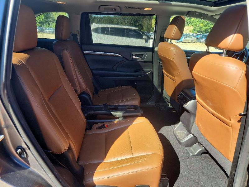 Продажа на аукционе авто 2018 Toyota Highlander, vin: 5TDDZRFH4JS843965, номер лота: 68138096