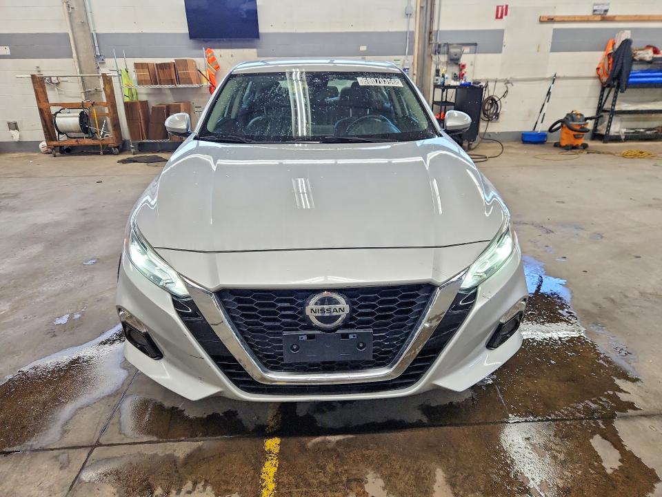68070356 :رقم المزاد ، 1N4BL4FW2MN354068 vin ، 2021 Nissan Altima مزاد بيع