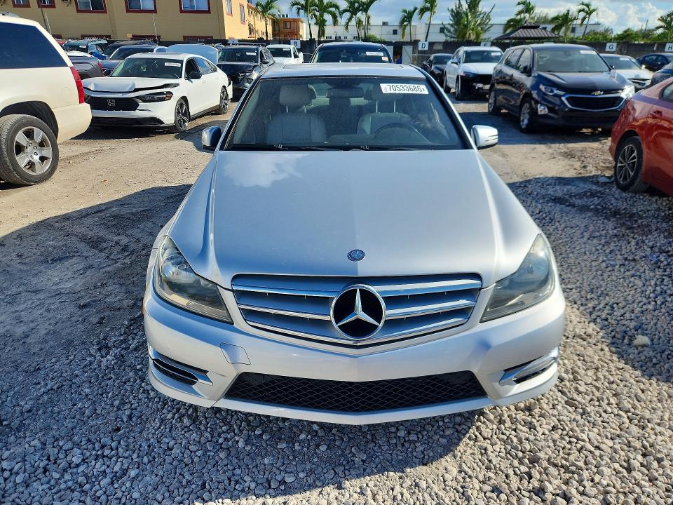 2013 Mercedes-benz C მანქანა იყიდება აუქციონზე, vin: WDDGF4HBXDG094224, აუქციონის ნომერი: 70533686