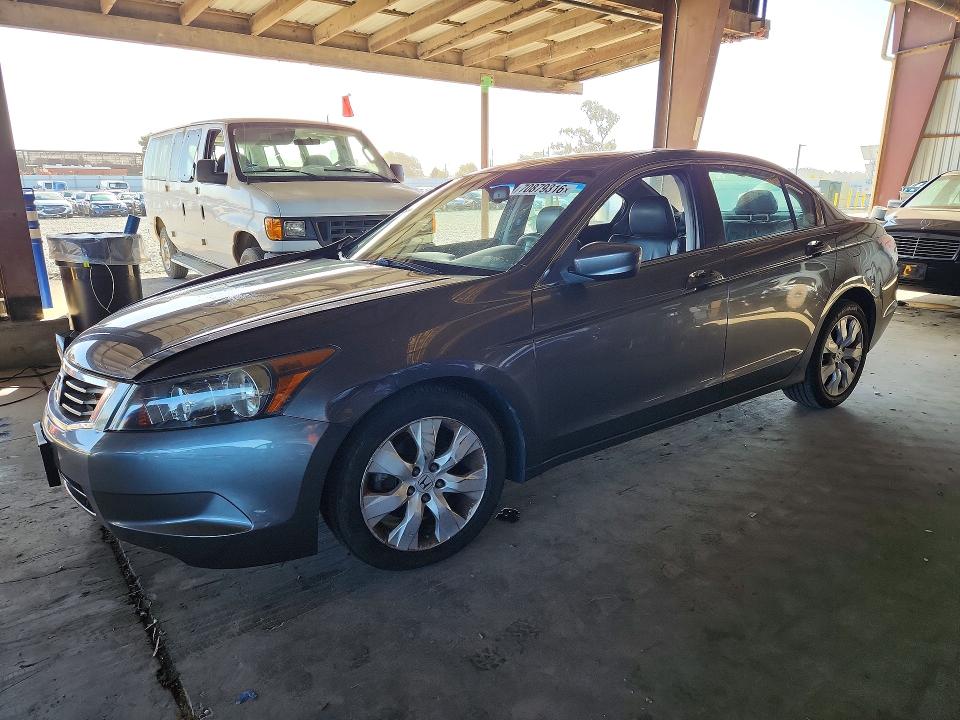 2008 Honda Accord მანქანა იყიდება აუქციონზე, vin: 1HGCP26808A114329, აუქციონის ნომერი: 70879316