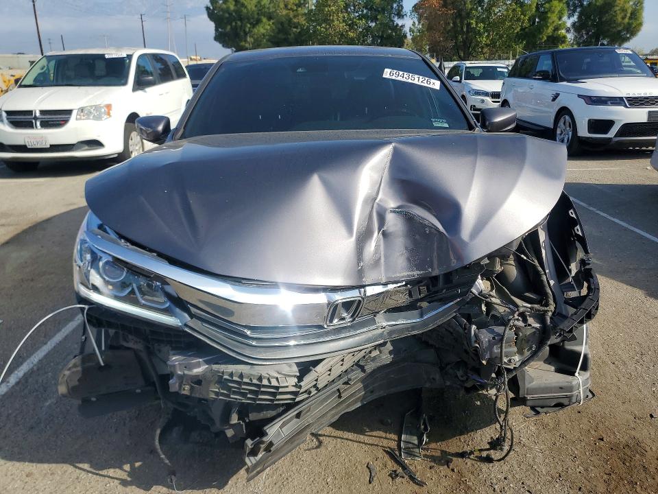 69435126 :رقم المزاد ، 1HGCR2F66GA132910 vin ، 2016 Honda Accord مزاد بيع