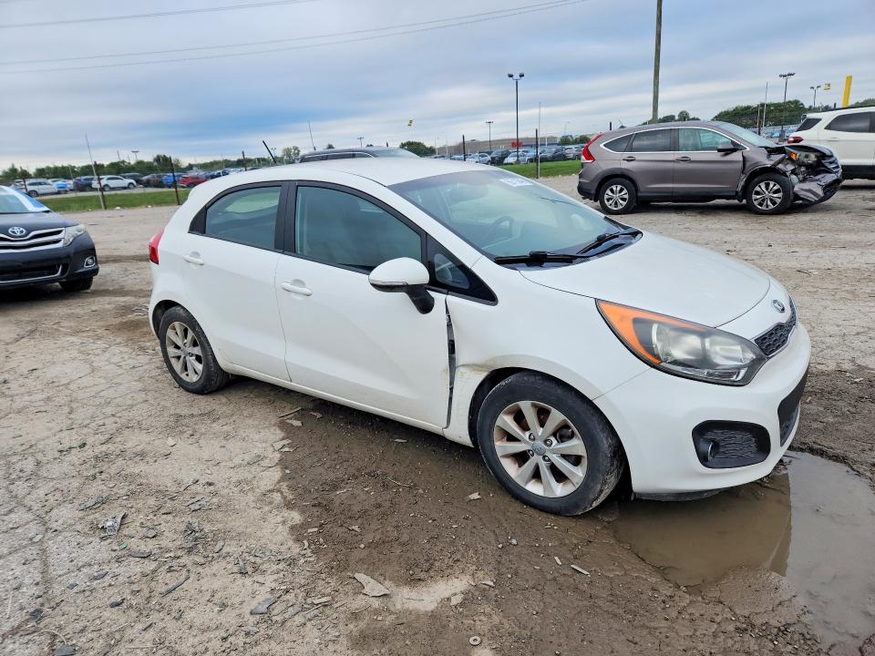 69713046 :رقم المزاد ، KNADN5A36F6435505 vin ، 2015 Kia Rio 5-door مزاد بيع