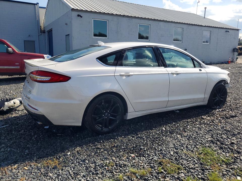 67804776 :رقم المزاد ، 3FA6P0HD5KR228341 vin ، 2019 Ford Fusion مزاد بيع