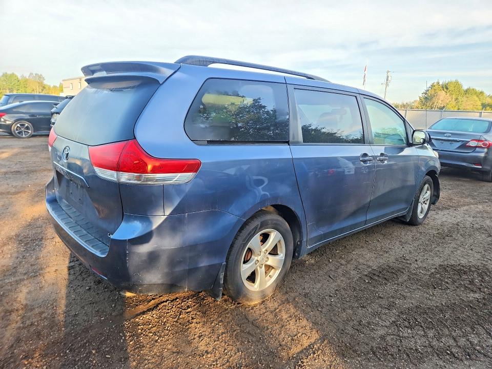 66984056 :رقم المزاد ، 5TDKK3DCXES525452 vin ، 2014 Toyota Sienna مزاد بيع