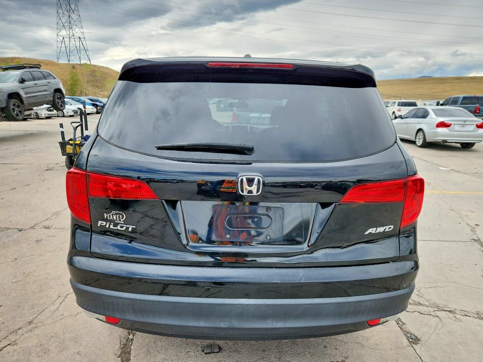 69166176 :رقم المزاد ، 5FNYF6H56JB038338 vin ، 2018 Honda Pilot مزاد بيع