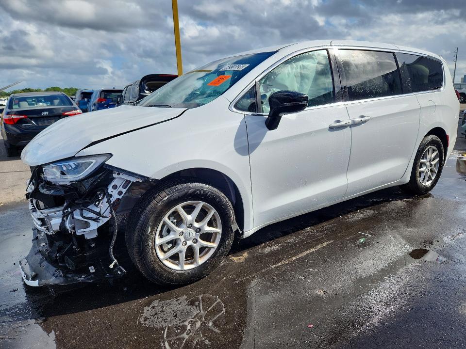 Продаж на аукціоні авто 2026 Chrysler Pacifica, vin: 2C4RC1BGXTR272158, номер лоту: 69316926