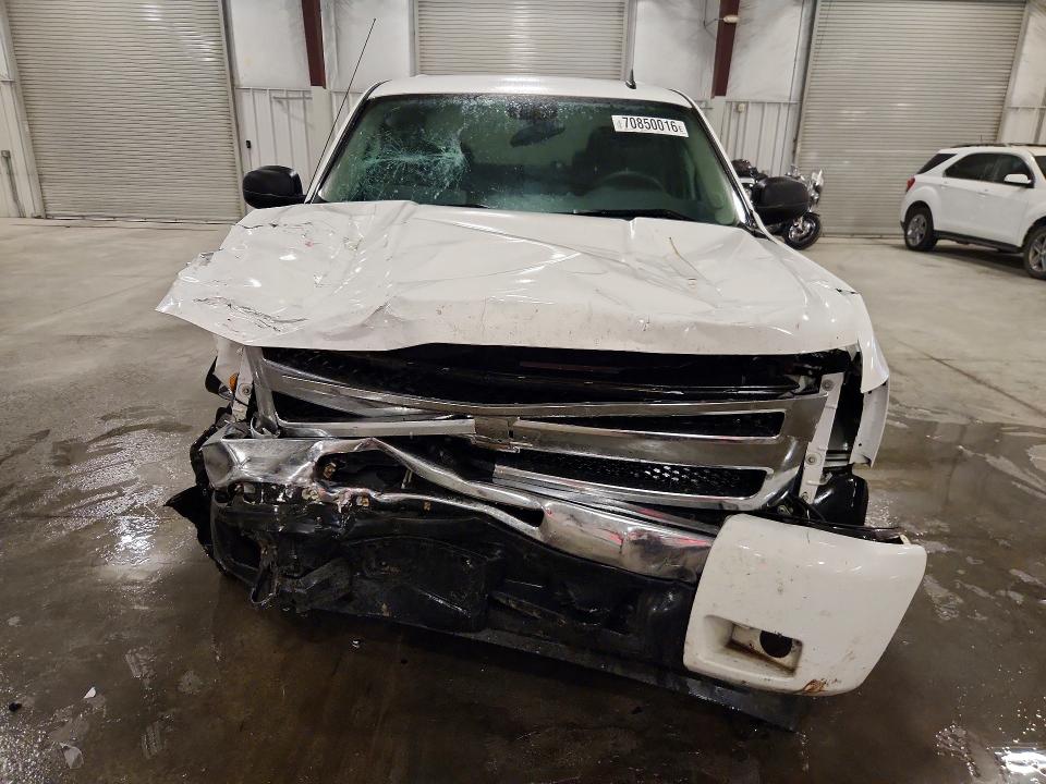 70850016 :رقم المزاد ، 1GCPKSE3XBF161608 vin ، 2011 Chevrolet Silverado مزاد بيع