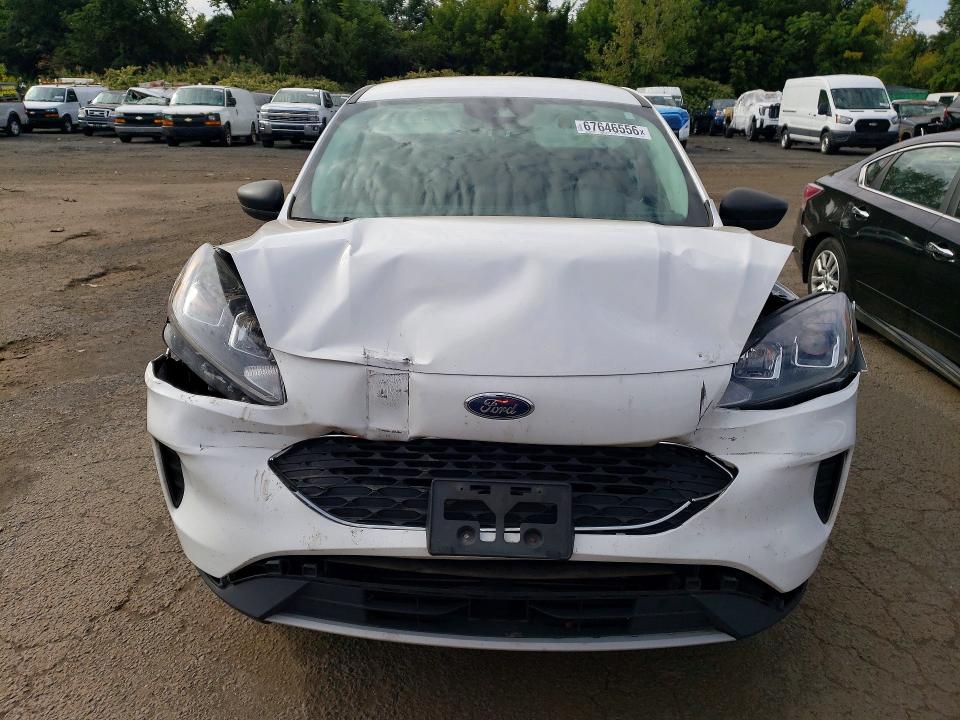 2022 Ford Escape მანქანა იყიდება აუქციონზე, vin: 1FMCU9G6XNUA86817, აუქციონის ნომერი: 67646556