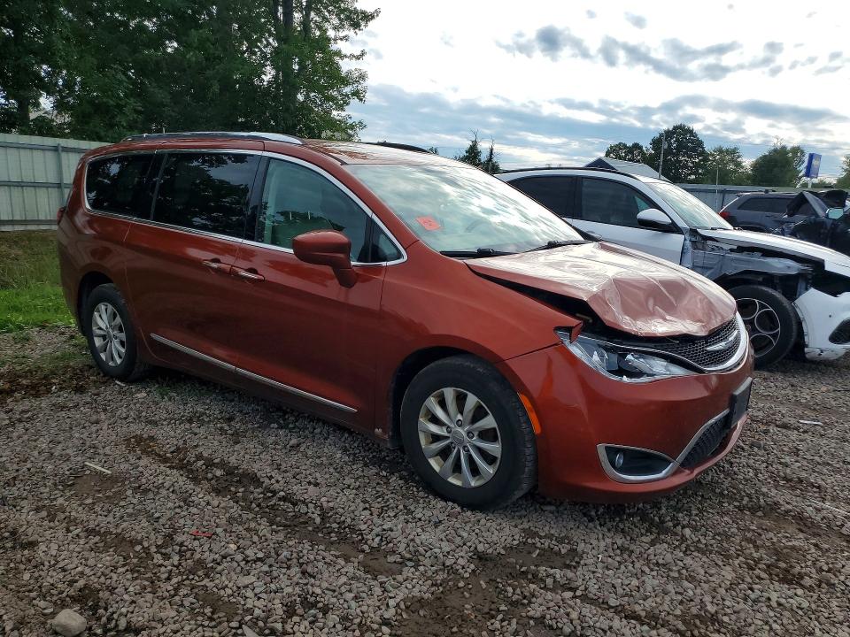 67538896 :رقم المزاد ، 2C4RC1EG4JR204706 vin ، 2018 Chrysler Pacifica مزاد بيع