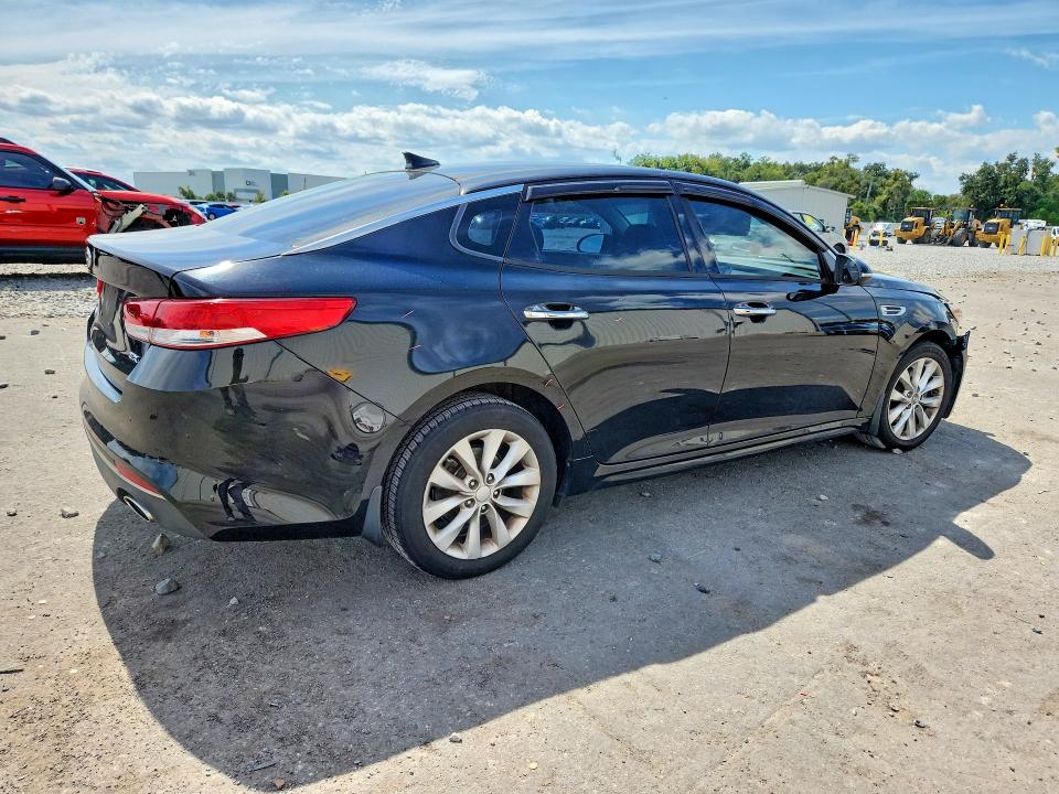 70704856 :رقم المزاد ، 5XXGU4L33HG173733 vin ، 2017 Kia Optima مزاد بيع