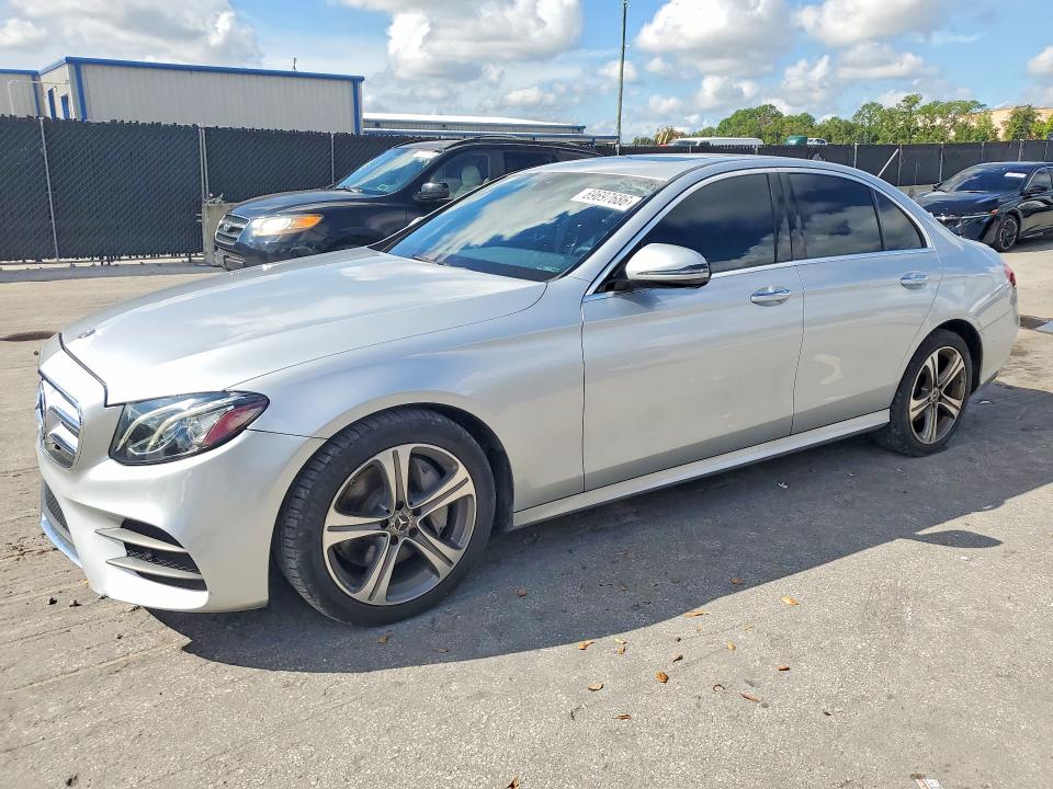 69697686 :رقم المزاد ، WDDZF8DBXLA755337 vin ، 2020 Mercedes-benz E مزاد بيع