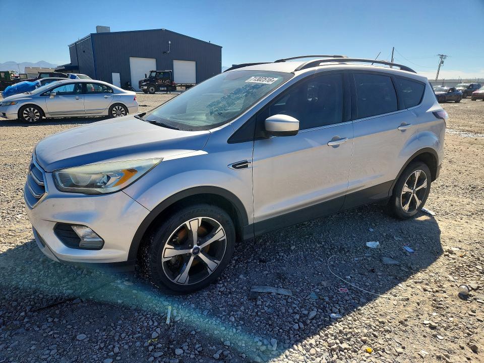 71302516 :رقم المزاد ، 1FMCU9GD0HUA39296 vin ، 2017 Ford Escape مزاد بيع