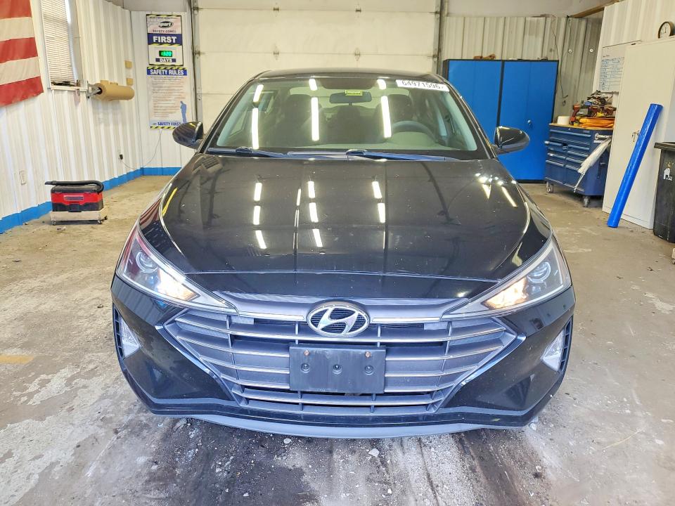 64971596 :رقم المزاد ، 5NPD74LFXKH435845 vin ، 2019 Hyundai Elantra مزاد بيع
