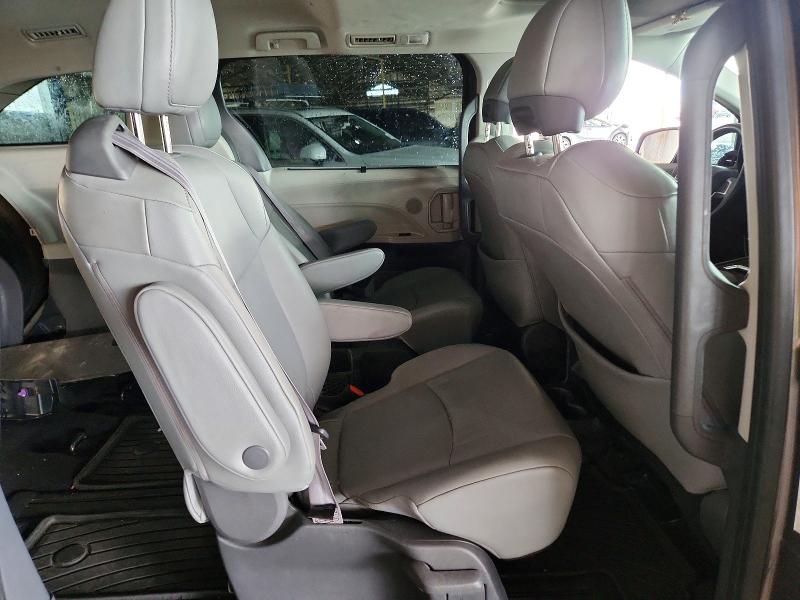 Auction sale of the 2021 Toyota Sienna, vin: 5TDYRKEC4MS062575, lot number: 70893646