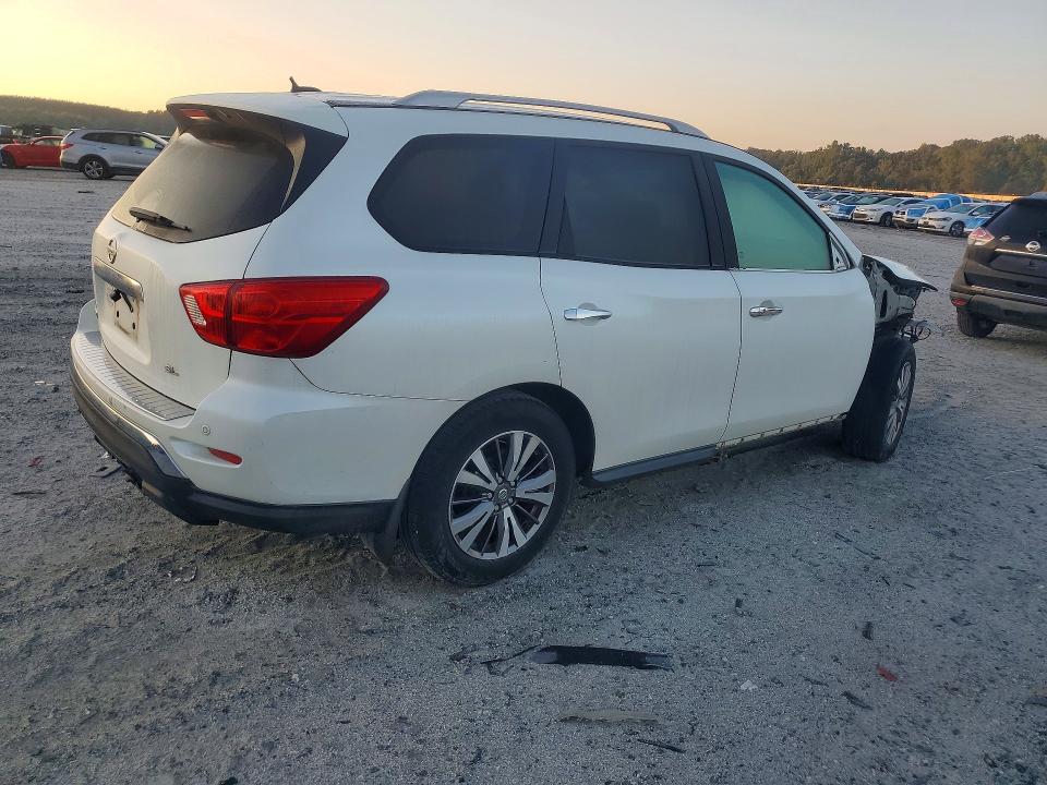 67367156 :رقم المزاد ، 5N1DR2MN0HC631457 vin ، 2017 Nissan Pathfinder مزاد بيع