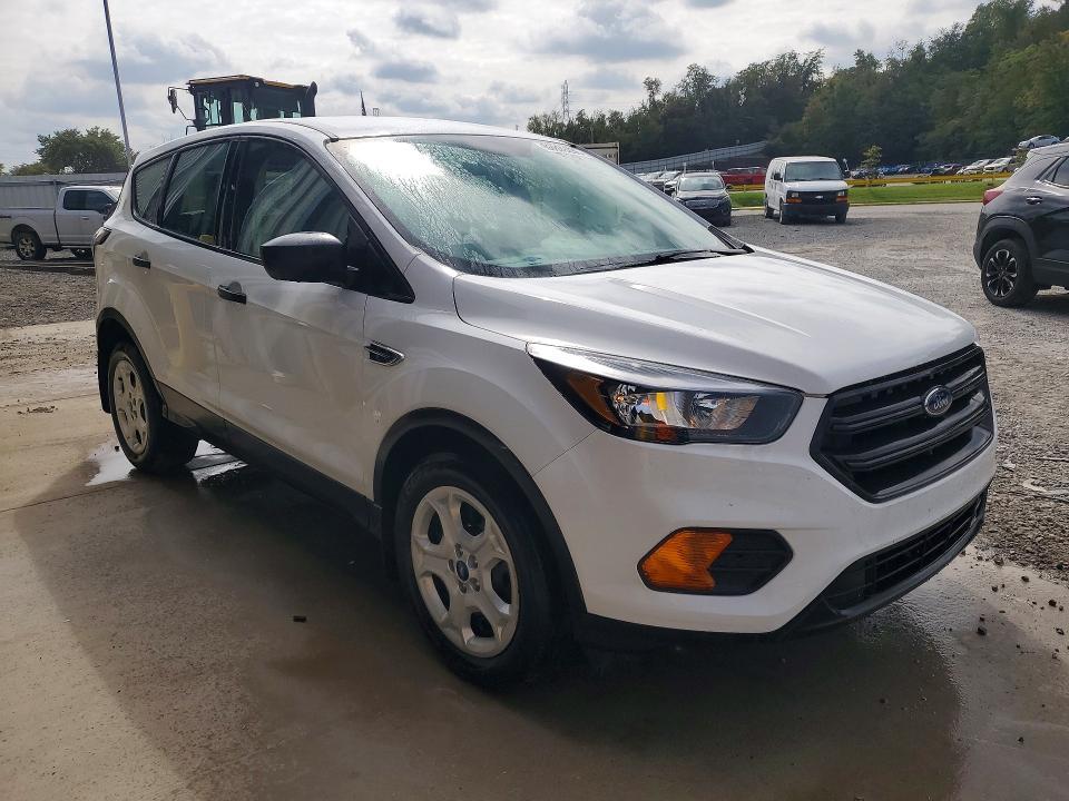 2018 Ford Escape მანქანა იყიდება აუქციონზე, vin: 1FMCU0F70JUB69690, აუქციონის ნომერი: 69899286