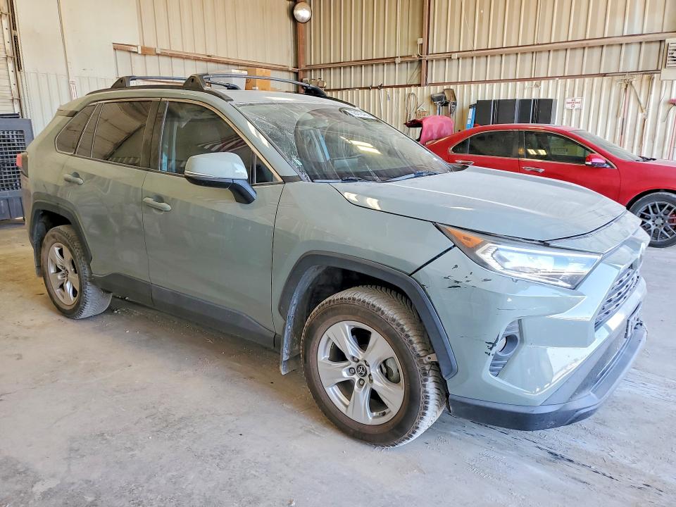 Продажа на аукционе авто 2021 Toyota Rav4, vin: 2T3W1RFV1MW165233, номер лота: 68479496